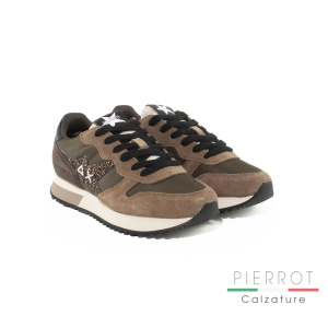 I24---sun 68---Z44210 08BROWN.JPG